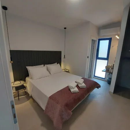 Navarino Baths Sea-front Estate Vromonérion