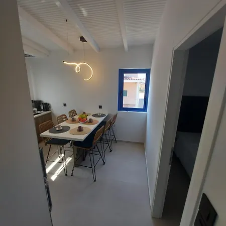 Navarino Baths Sea-front Estate Willa *