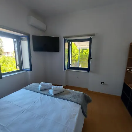 Βίλα Navarino Baths Sea-front Estate Βρωμονέρι