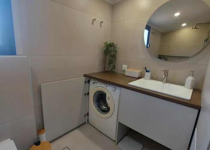 Navarino Baths Sea-front Estate Vila *