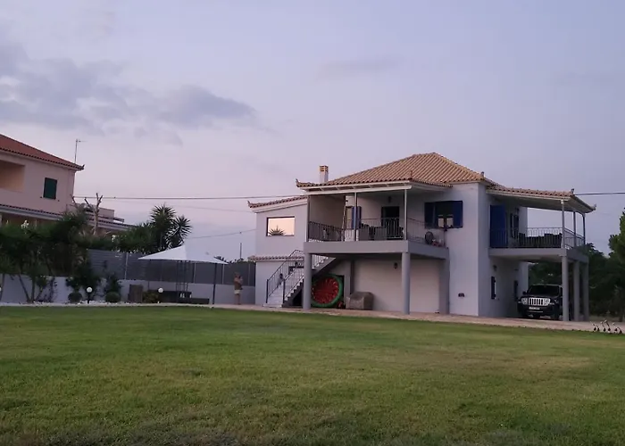 Vila Navarino Baths Sea-front Estate *