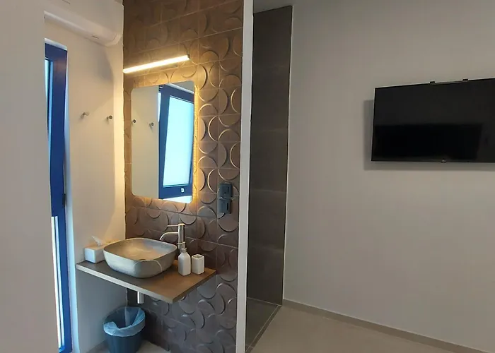 Navarino Baths Sea-front Estate Vromonérion