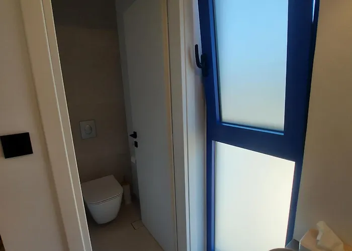 Navarino Baths Sea-front Estate Vromonérion