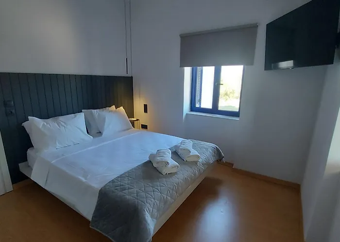 Navarino Baths Sea-front Estate Villa Vromonérion