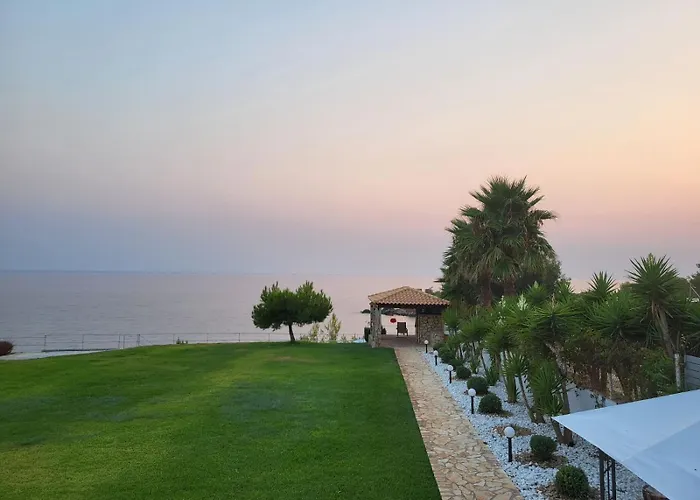 Navarino Baths Sea-front Estate Vromonérion