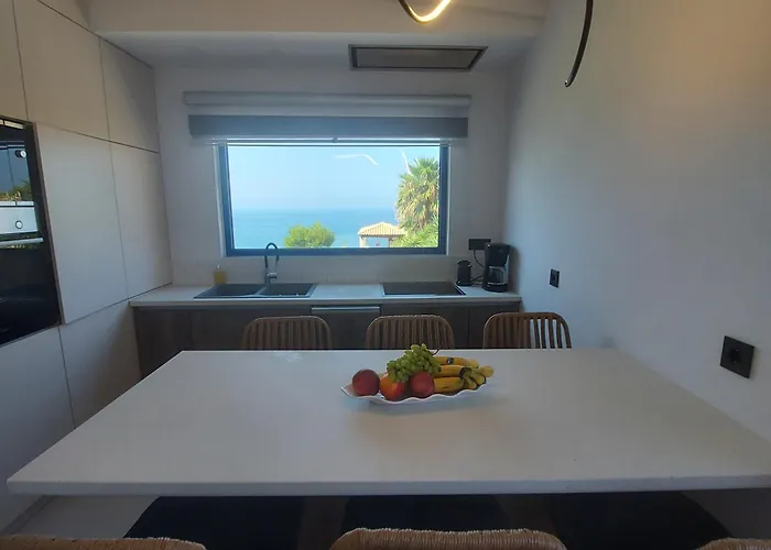 Navarino Baths Sea-front Estate Villa *