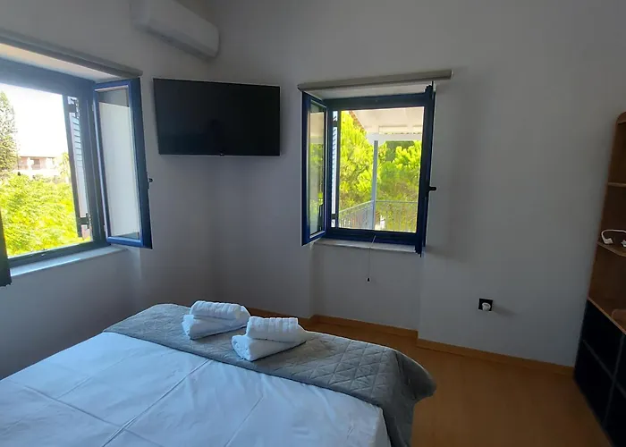 Villa Navarino Baths Sea-front Estate Vromonérion